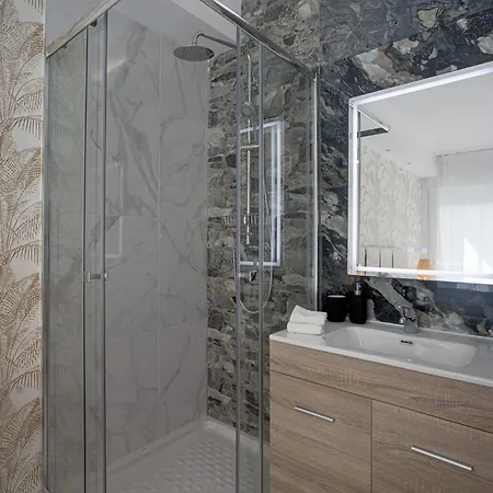 New 3 Bedrooms 100 Meters To Rada Old Town Apartamento *